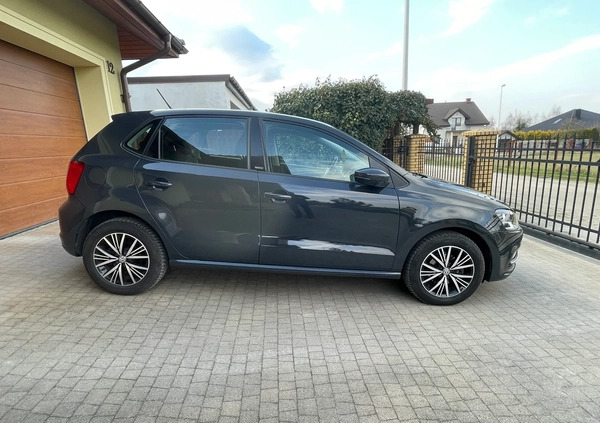 Volkswagen Polo cena 36000 przebieg: 163500, rok produkcji 2017 z Przedecz małe 211